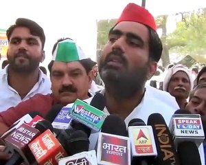 कमिश्नर के भरोसे पर किसानों ने खत्म किया धरना, सपा नेता ने कही ये बड़ी बात, देखें वीडियो