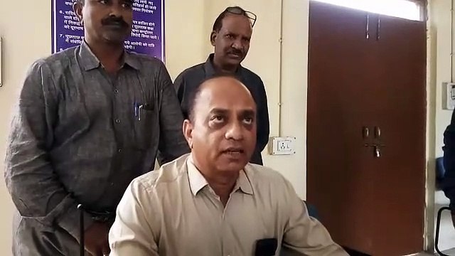 आबकारी विभाग की टीम ने लवकुश चौराहा से पकड़ी अवैध शराब