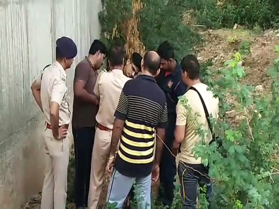 बूंदी के रेलवे ओवर ब्रिज के नीचे लटका मिला युवक...