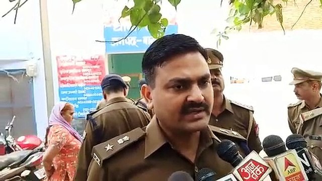 Video: छुट्टी से वापस आने के बाद सिपाही ने पुलिस चौकी में दरोगा की रिवॉल्‍वर से खुद को मार ली गोली!