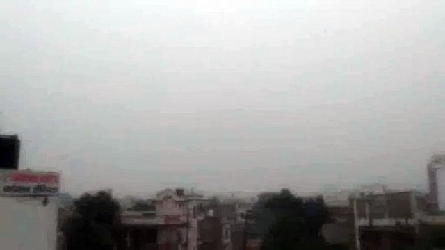 Weather Alert: प्रदूषण ने बारिश की उम्मीदों पर फेरा पानी, अगले दो दिन के लिए जारी अलर्ट, देखें वीडियो