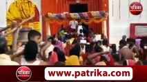 Chhath Puja Arghya: सूर्य को अर्घ्य देने के लिए लोगों की उमड़ी भीड़