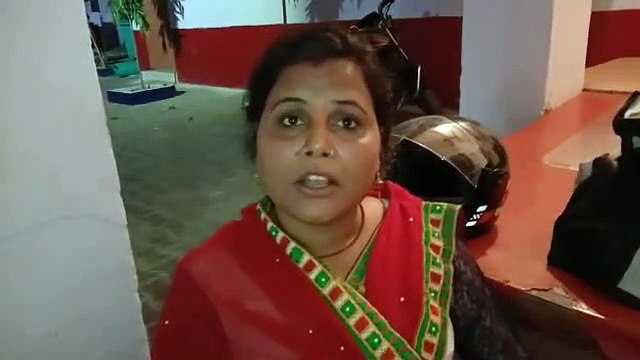बाइक सवार बदमाशों ने दौज कर लौट रहे दम्पत्ति से की लूट