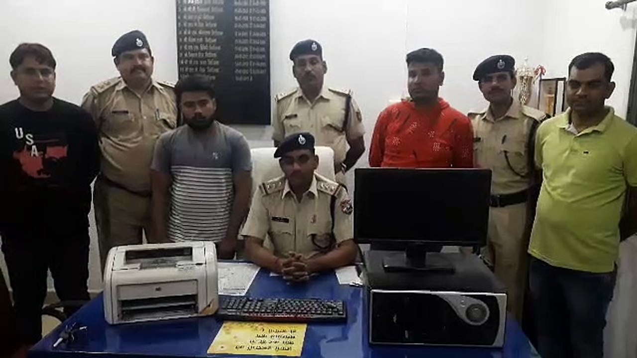 दो सायबर कैफे में छापामारी, रेलवे के ई-टिकट की...