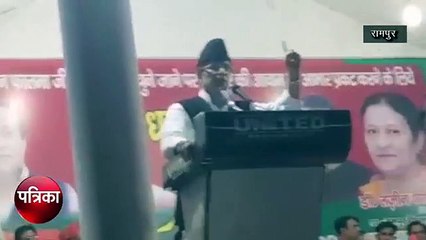 Tải video: Rampur: Azam Khan ने इनसे कहा- आपने मेरी टोपी की इज्‍जत रख ली