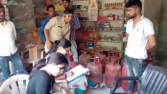 dangerous gas cylinders found at motor garage