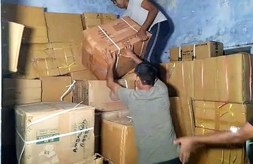 VIDEO: दिवाली पर पुलिस ने जब्त किए एक करोड़ रुपये के पटाखे