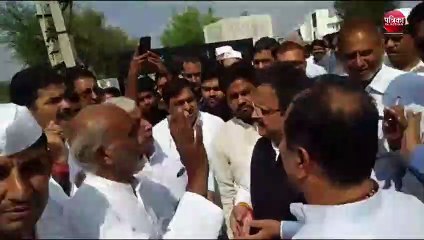 चिकित्सा मंत्री के सामने निकाय चुनाव में रुपए लेकर टिकट वितरण का आरोप