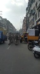 जवाहर मार्ग पर पुलिस का मार्च