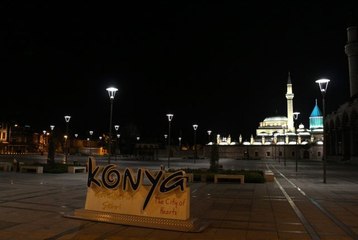 Konya'da cadde ve sokaklar boşaldı