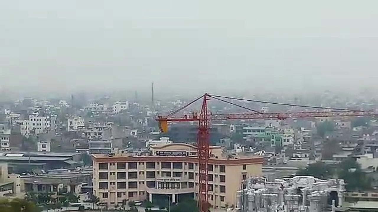 पटाखों के धुएं से खराब हुई शहर की हवा