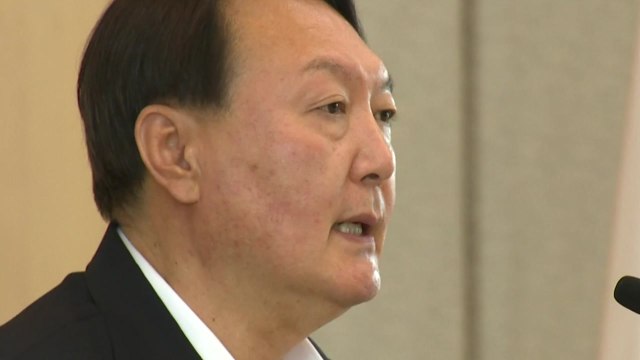 [뉴있저] '가족 논란'에 '측근 의혹'까지...사면초가 몰린 윤석열 / YTN