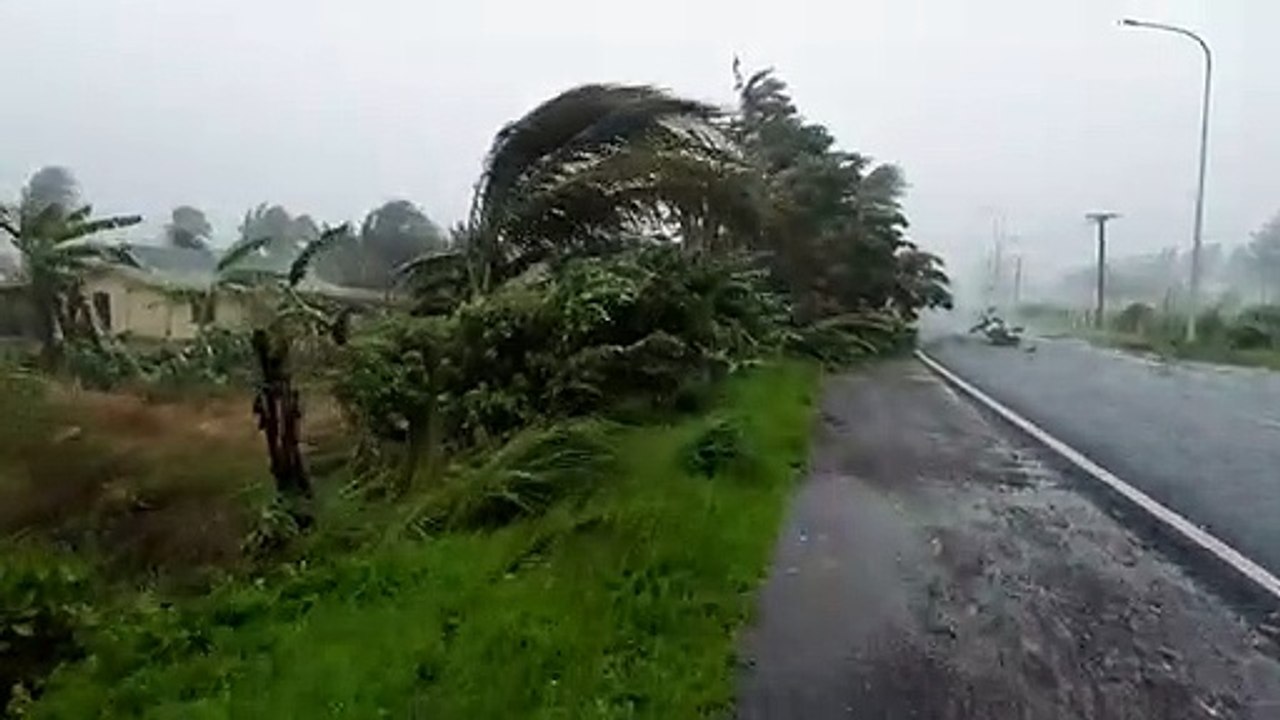 Ciclone atinge Ilhas Fiji