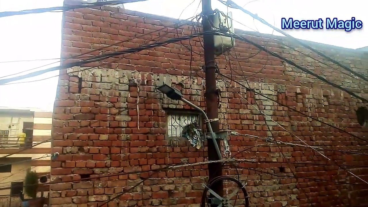 कबुतर बन उडती फिरु  मसथ गगन मे (मेरठ )