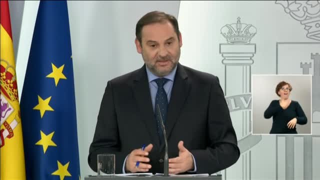 Ábalos pide a Casado que recapacite con respecto a su posición ante una reedición de los Pactos de la Moncloa