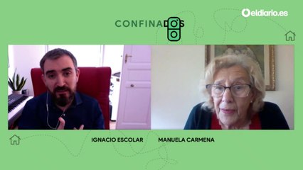 Manuela Carmena charla, de casa a casa, con Ignacio Escolar
