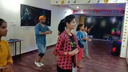Basic contemporary dance by girls ( Art & motion choreography)
