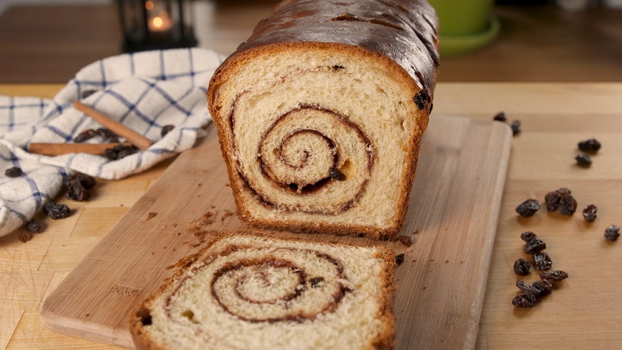 This Cinnamon Swirl Bread Is AMAZING