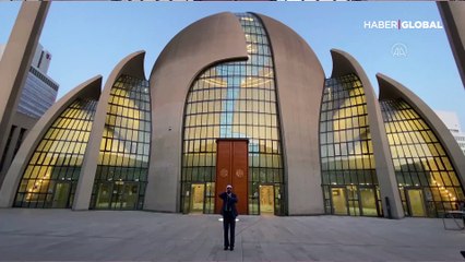 Almanya'nın Köln kentinde ilk kez hoparlörden akşam ezanı okundu
