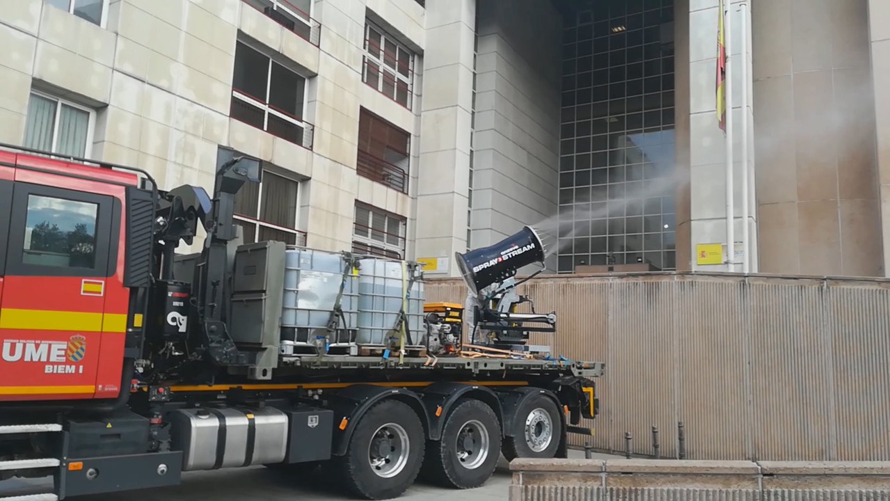 La UME realiza diferentes tareas de desinfección