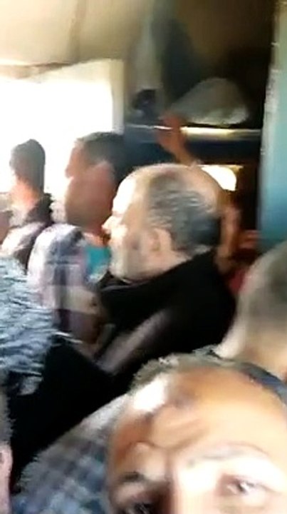 تكدس ركاب بقطار "الإسكندرية - إيتاى البارود" قبل بدء تطبيق حظر التجوال