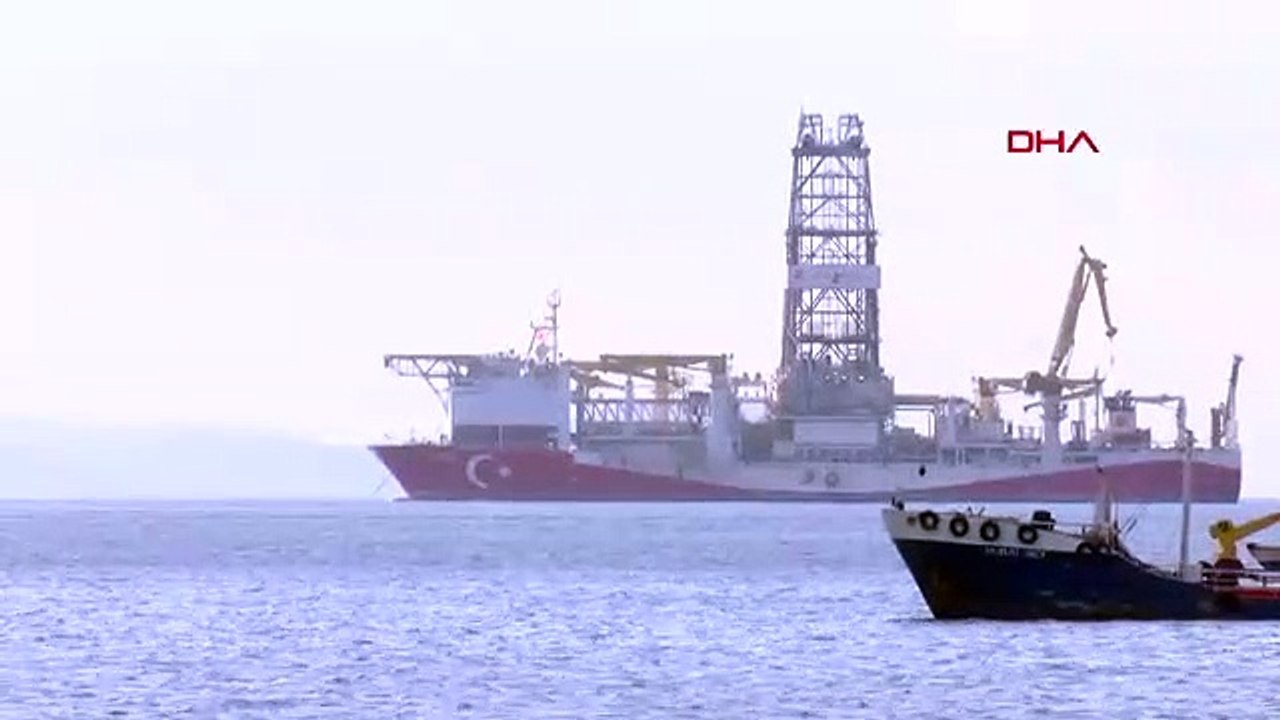 Türkiye’nin ilk yerli sondaj gemisi ‘Fatih’ İstanbul’da