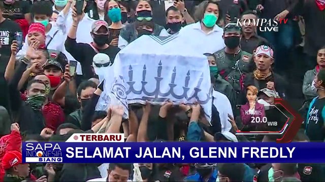 Haru Iringi Prosesi Pemakaman Glenn Fredly