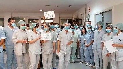 Sanitarios del CCI de Príncipe de Viana celebran el fin de pacientes