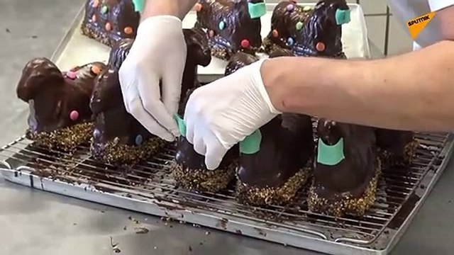 Paskalya için Koronavirüs temalı pastalar yaptılar