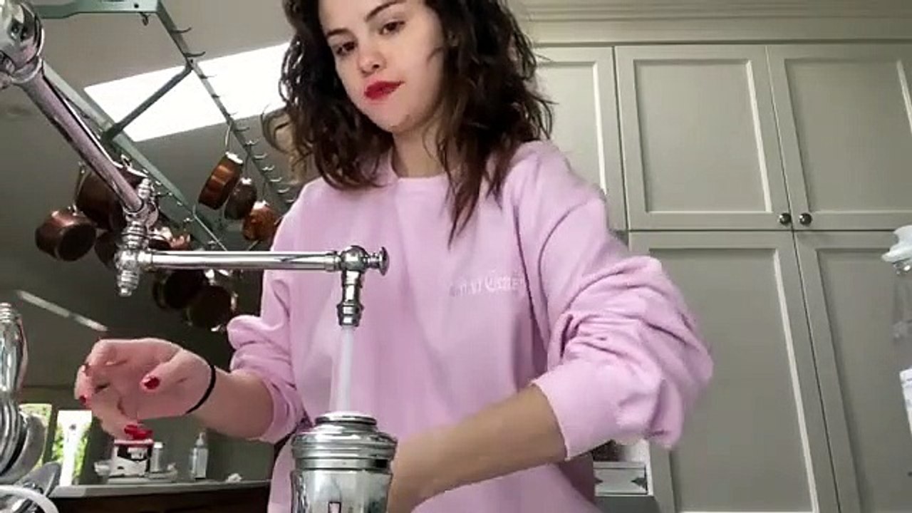#SafeHands Challenge Selena Gomez