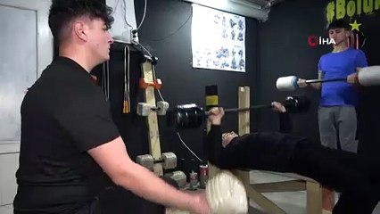 Spor aletleri pahalı gelince kendi spor salonlarını yaptılar