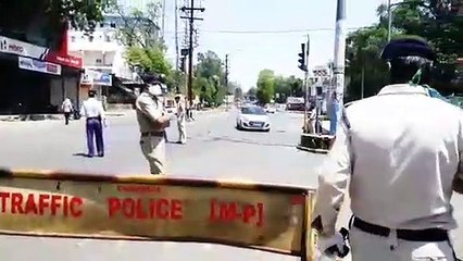 video_एसपी ने कान पकडकऱ कराया खड़ा