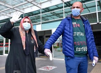 Koronavirüsü yenen kadın: Üzüntülüyüm, çift geldim tek gidiyorum