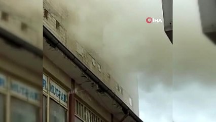 Yangında mahsur kalan hamile kadın camdan böyle atladı