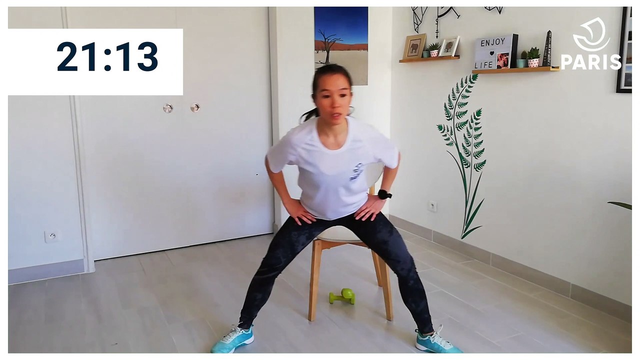 Paris chez vous : exercices de renforcement musculaire avec une chaise