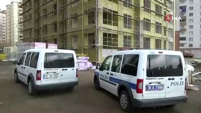 Kayseri'de bir inşaat işçisi, çalıştığı binanın 11. kattan düşerek hayatını kaybetti