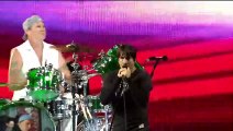 Give It Away - Red Hot Chili Peppers (live)