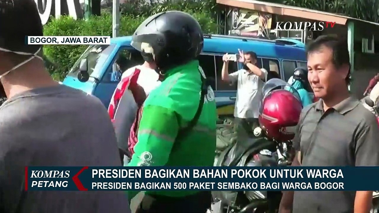 Jokowi Pergi ke Istana Merdeka Sambil Bagikan 500 Paket Beras untuk Warga Bogor