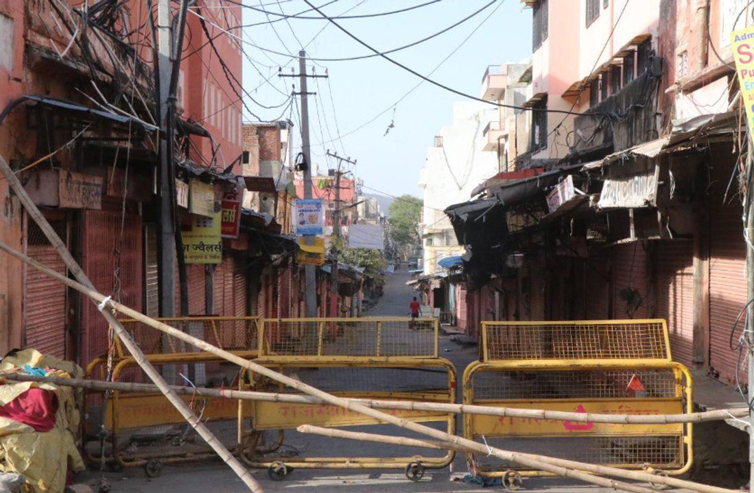 जयपुर में कर्फ्यू का बढ़ा दायरा, शास्त्री नगर औ...