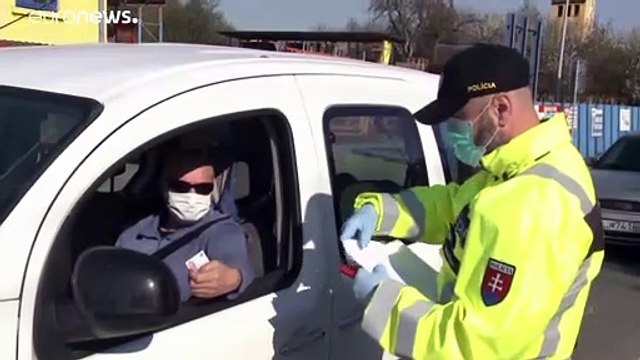 Chiese senza messe, strade deserte, spiagge vuote...la Pasqua 2020 del virus