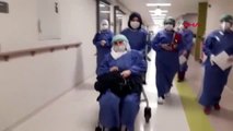 Elazığ'da koronavirüs hastası 14 kişi, alkışlarla taburcu edildi