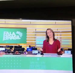 Vídeo: Fala Brasil erra e público se diverte com gravação da versão internacional