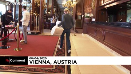 Koronavírus: Fiákerrel szállítanak ételt egy bécsi hotelből