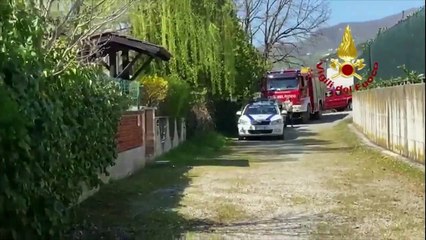 Gaggio Montano (BO) - Liberato cervo impigliato in una recinzione (09.04.20)