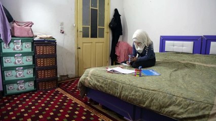 في سوريا التعليم عن بعد ترف في زمن الحرب وفيروس كورونا المستجد