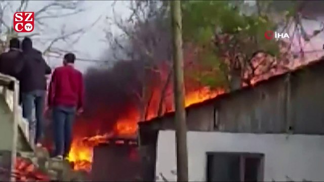 Düzce'de 4 ev alevler içinde kaldı