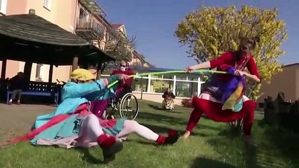 German clowns visit elderly homes amid lockdown