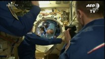 Tres astronautas llegan a la Estación Espacial tras abandonar la Tierra en plena pandemia