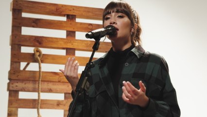 Aitana - Con La Miel En Los Labios