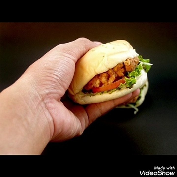CRISPY CHICKEN TIKKA FILLET BURGER